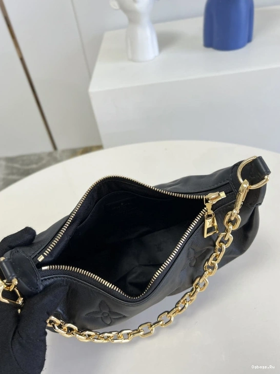 LOUIS VUITTON THE MOON OVER 0518